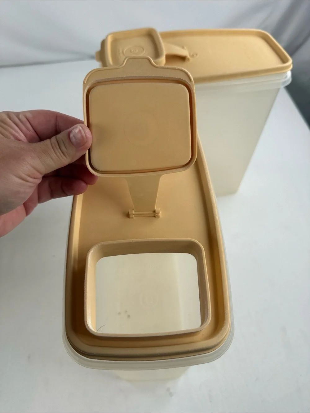 Tupperware Set of 6 Translucent Canister Set with Tan Lids